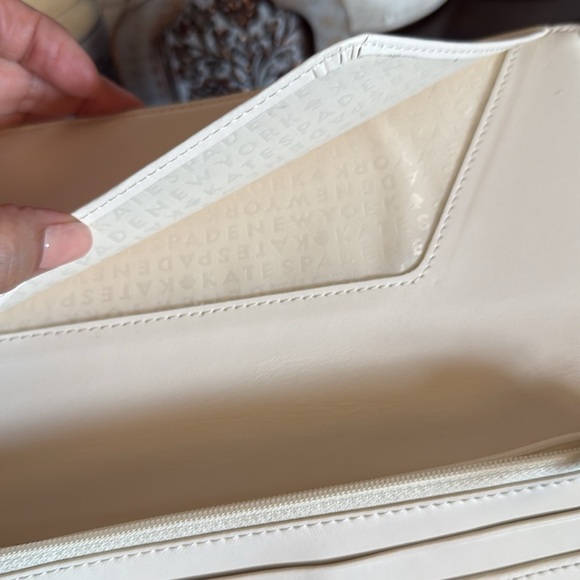 NWOT Kate Spade Cedar Street Carmilla Bright Pink Saffiano Leather Wallet - Picture 9 of 10